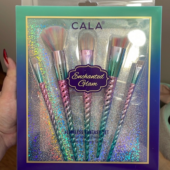 Fantasy Brush Set - Picture 1 of 2